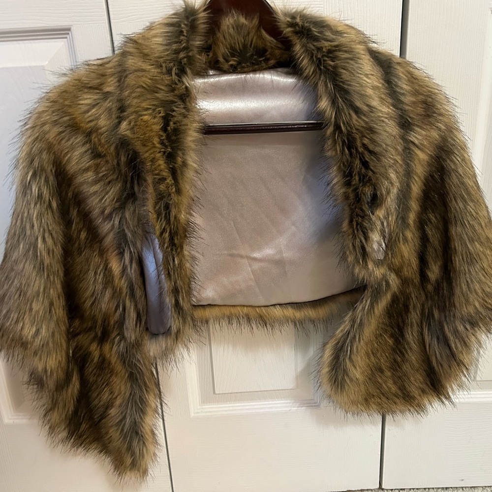 Imitation fur wrap; no brand name